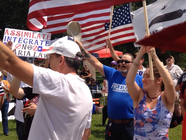 Sharia-Protest-Houston-Liz-Theiss-640x480.png